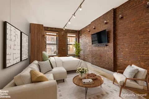 186 E 2nd St #5, New York, NY 10009