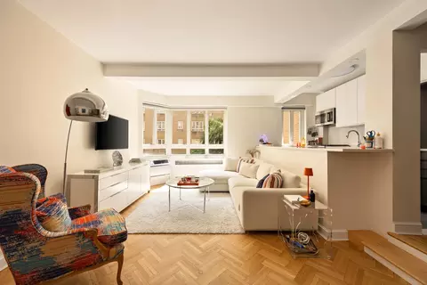 333 W 57th St #3H, New York, NY 10019