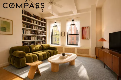 161 W 15th St #2D, New York, NY 10011