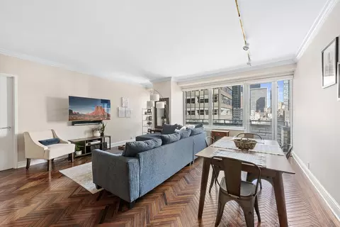 216 E 47th St #11A, New York, NY 10017