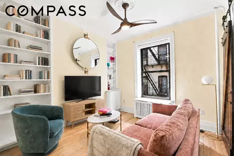 82 Charles St #4R, New York, NY 10014