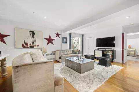 754 E 6th St #4E, New York, NY 10009