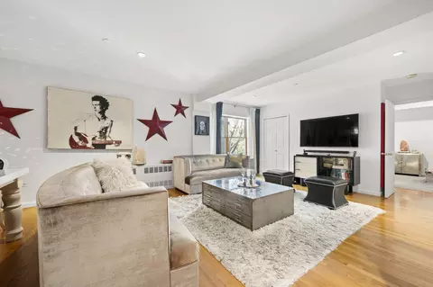 754 E 6th St #4E, New York, NY 10009