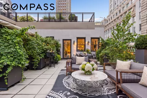25 Broad St #PH2D, New York, NY 10004