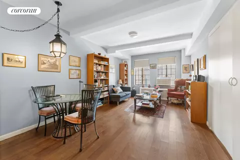 320 E 42nd St #2207, New York, NY 10017