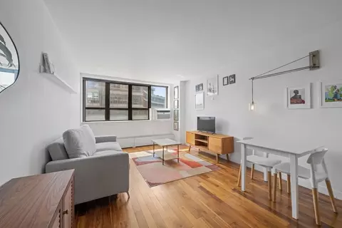 301 W 110th St #4V, New York, NY 10026