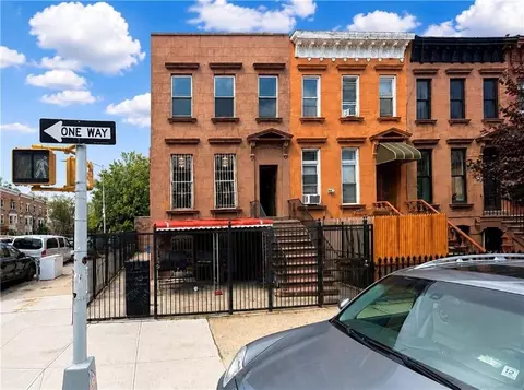 104 Albany Ave, Brooklyn, NY 11213