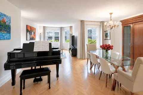 155 W 68th St #404, New York, NY 10023
