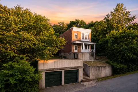 180 Stanley Ave, Staten Island, NY 10301