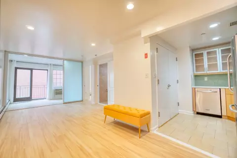 32-86 41st St #3D, New York City, NY 11103