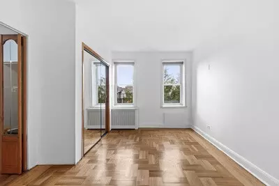 48-17 42nd St #4C, New York City, NY 11104