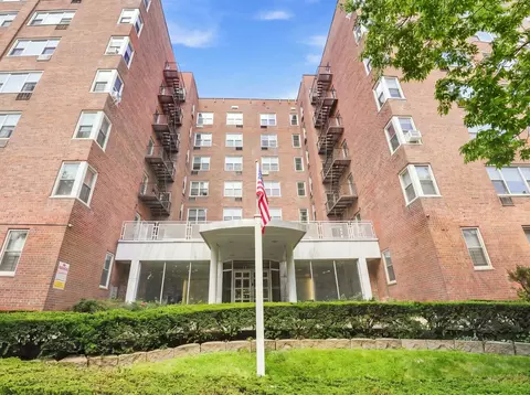629 Kappock St #5A, New York City, NY 10463
