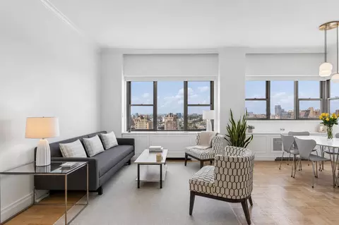 2 5th Ave #PHL, New York, NY 10011