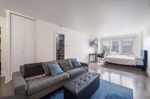 305 E 24th St #11K, New York, NY 10010