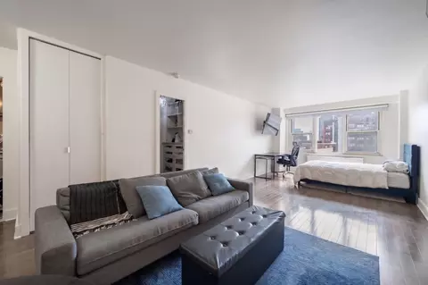 305 E 24th St #11K, New York, NY 10010