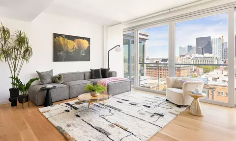 547 W 47th St #1013, New York, NY 10036