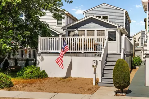 2-49 Hillside Ave, Breezy Point, NY 11697