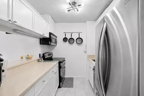 4-74 48th Ave #14-M, Long Island City, NY 11109
