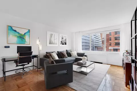 201 E 25th St #9E, New York, NY 10010