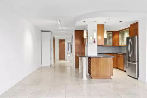 330 E 38th St #43D, New York, NY 10016
