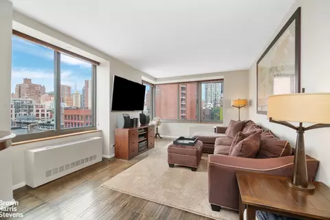 300 E 85th St #702, New York, NY 10028