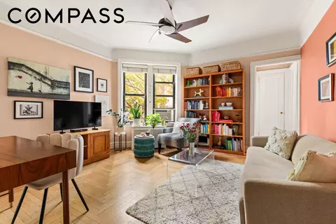 305 E 88th St #6D, New York, NY 10128