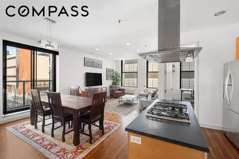 552 W 43rd St #3A, New York, NY 10036
