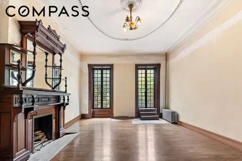 352 W 122nd St, New York, NY 10027