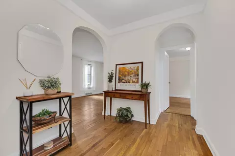 83-80 118th St #2M, Kew Gardens, NY 11415