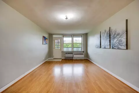 525 Ocean Pkwy #4J, Brooklyn, NY 11218