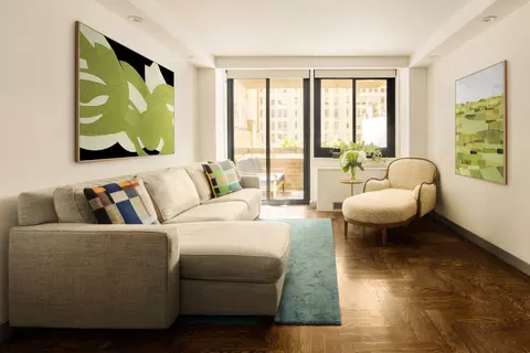 347 W 57th St #6E, New York, NY 10019