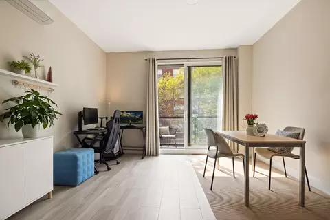 631 E 18th St #3A, Brooklyn, NY 11226