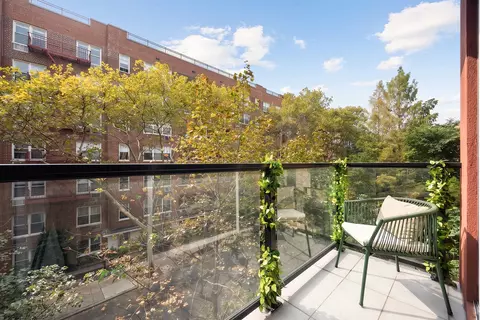 631 E 18th St #3A, Brooklyn, NY 11226