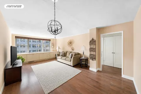 209 E 56th St #9E, New York, NY 10022