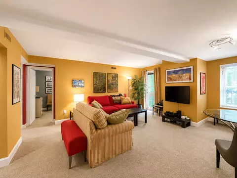 253 W 73rd St #1A, New York, NY 10023