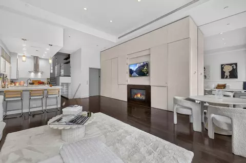 109 Mercer St #5M, New York, NY 10012