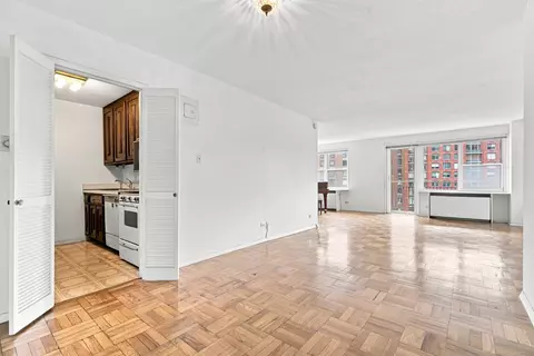 201 W 70th St #10H, New York, NY 10023