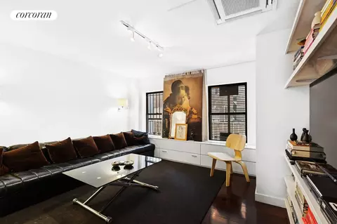 240 E 24th St #4B, New York, NY 10010