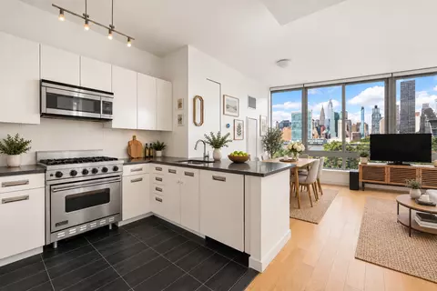 46-30 Center Blvd #404, Long Island City, NY 11109