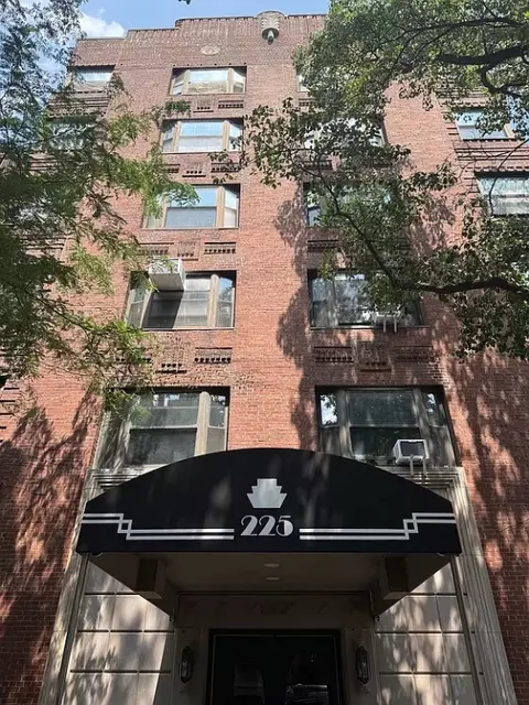 225 E 74th St #4D, New York, NY 10021