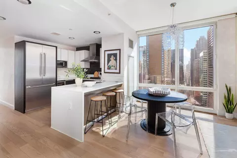 247 W 46th St #3104, New York, NY 10036