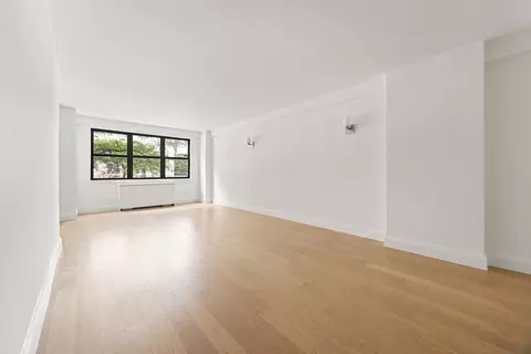 201 E 28th St #2P, New York, NY 10016