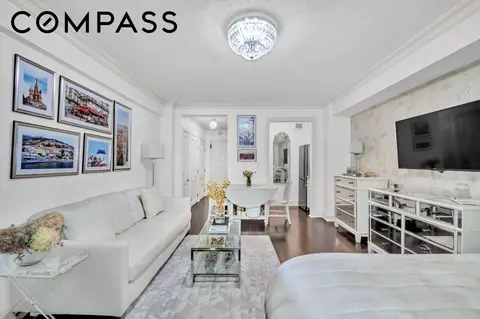 310 E 49th St #1E, New York, NY 10017