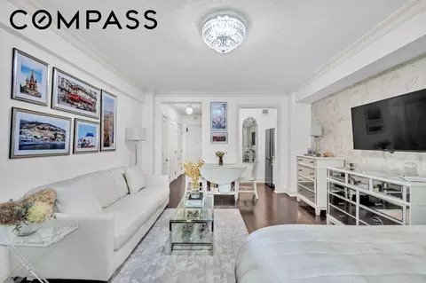 310 E 49th St #1E, New York, NY 10017