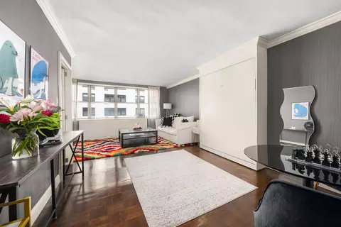 310 E 70th St #5J, New York, NY 10021