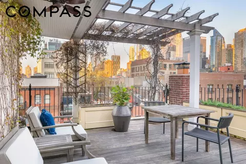 438 W 44th St, New York, NY 10036