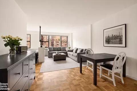 345 E 52nd St #9A, New York, NY 10022
