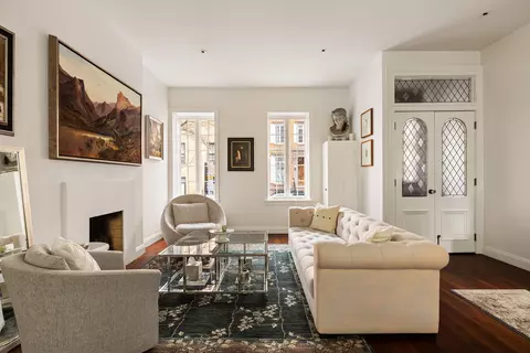 362 W 19th St, New York, NY 10011