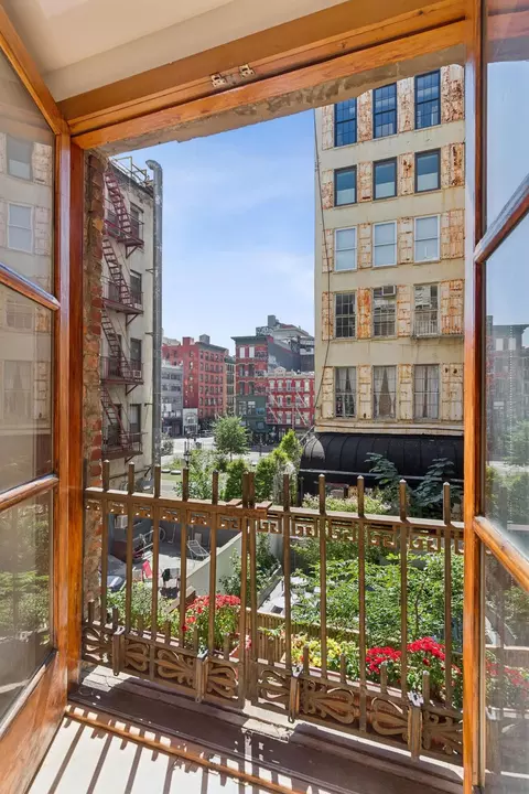 37 Crosby St # B, New York, NY 10013