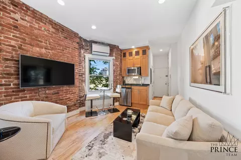 77 Perry St #5D, New York, NY 10014